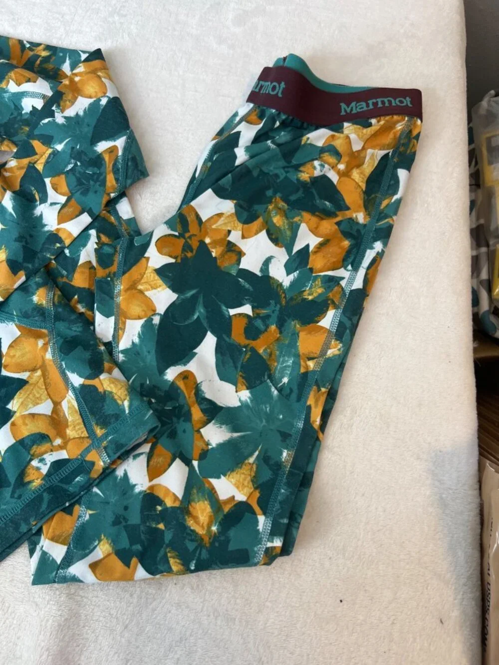 Marmot Midweight Meghan Tight Girl's Patina Green Camo Floral Base Layer Set M